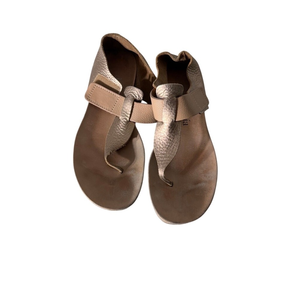 Pedro Garcia Zora Rose Gold Metallic Leather Thong Sandals Size 38.5 Spain
